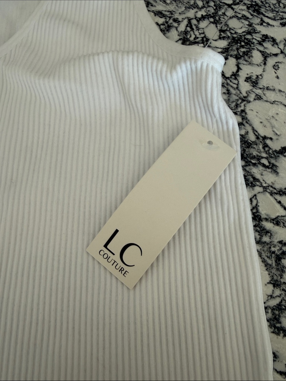 LC Lauren Conrad White Ribbed V-Neck Tank Top - Picture 3 of 4